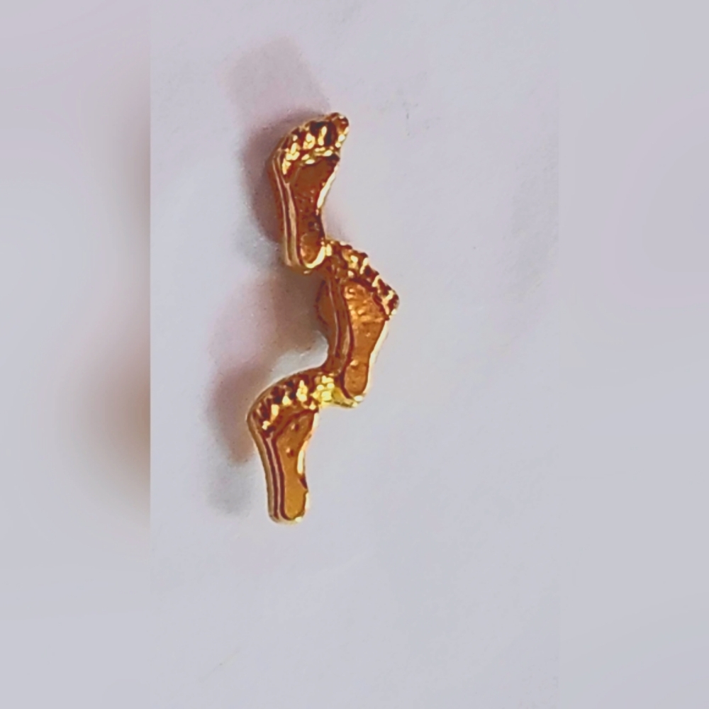 FOOTPRINTS 1" Golden PinBack Brooch Three Small Feet Barefoot